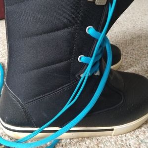 Women's used Nitro Snowboard boots size 8,5.